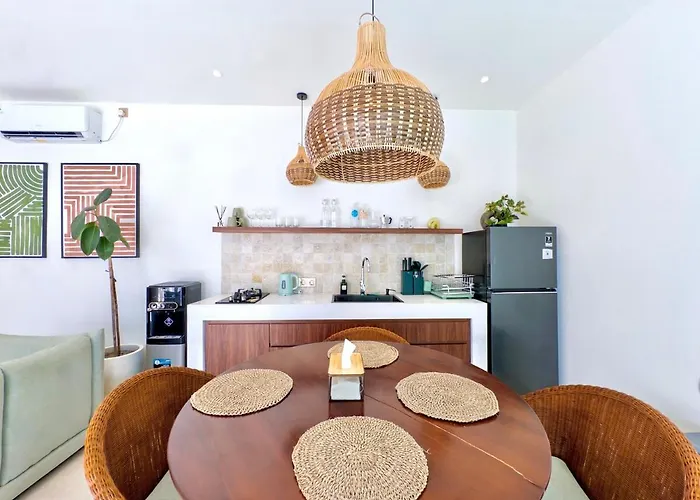 Sophisticated 1 Bedroom Hideaway With Pool Holiday home