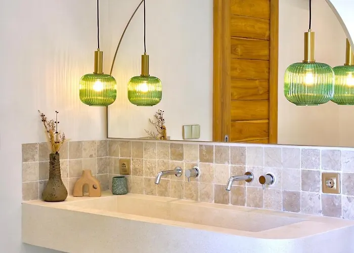 Sophisticated 1 Bedroom Hideaway With Pool Ungasan (Bali)