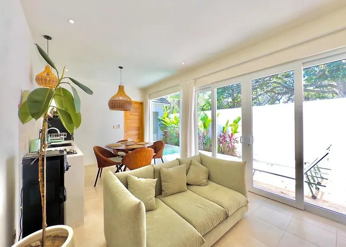 Sophisticated 1 Bedroom Hideaway With Pool Holiday home
