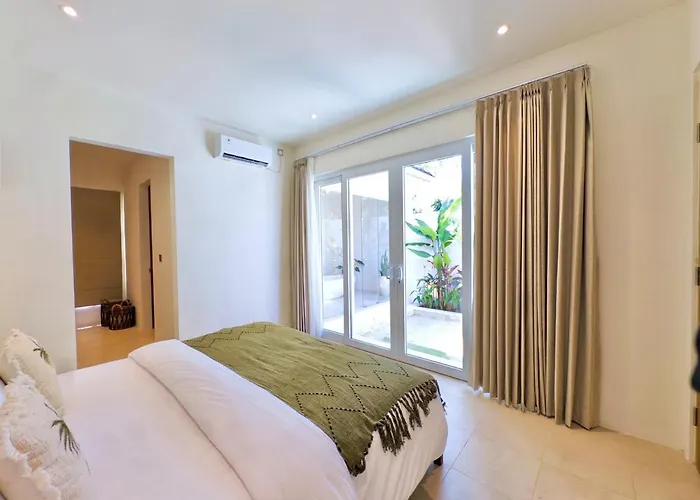 Holiday home Sophisticated 1 Bedroom Hideaway With Pool *